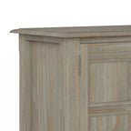 Mobiletto basso contenitore WYNDENHALL Portland in legno massello – 30"L, 2 ripiani regolabili, finitura laccata NC, 1 anno di garanzia