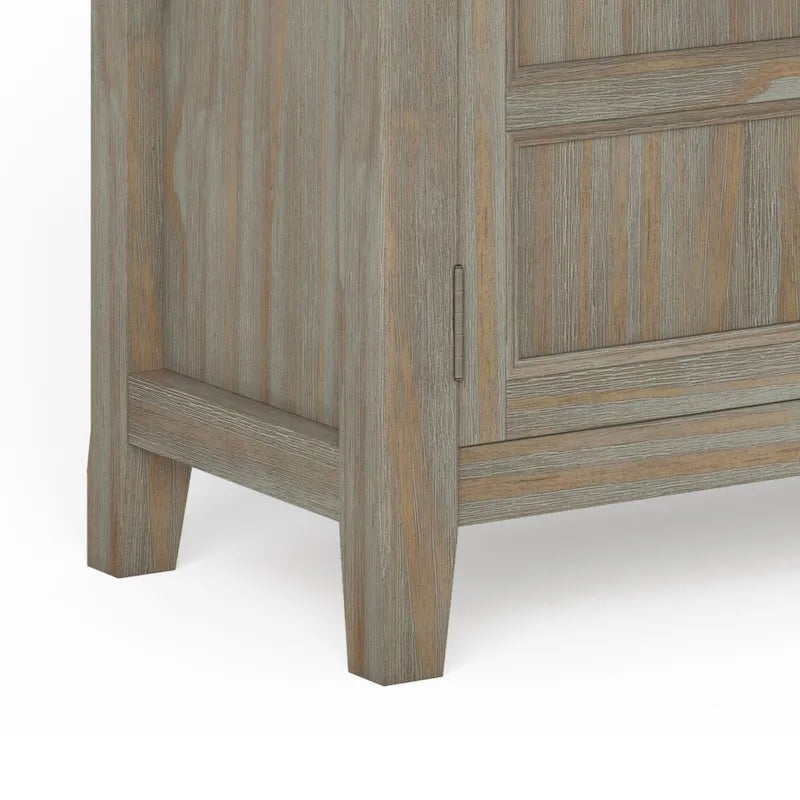 Mobiletto basso contenitore WYNDENHALL Portland in legno massello – 30"L, 2 ripiani regolabili, finitura laccata NC, 1 anno di garanzia