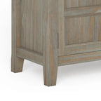Mobiletto basso contenitore WYNDENHALL Portland in legno massello – 30"L, 2 ripiani regolabili, finitura laccata NC, 1 anno di garanzia