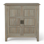 Mobiletto basso contenitore WYNDENHALL Portland in legno massello – 30"L, 2 ripiani regolabili, finitura laccata NC, 1 anno di garanzia