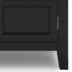 Mobiletto basso contenitore WYNDENHALL Portland in legno massello – 30"L, 2 ripiani regolabili, finitura laccata NC, 1 anno di garanzia