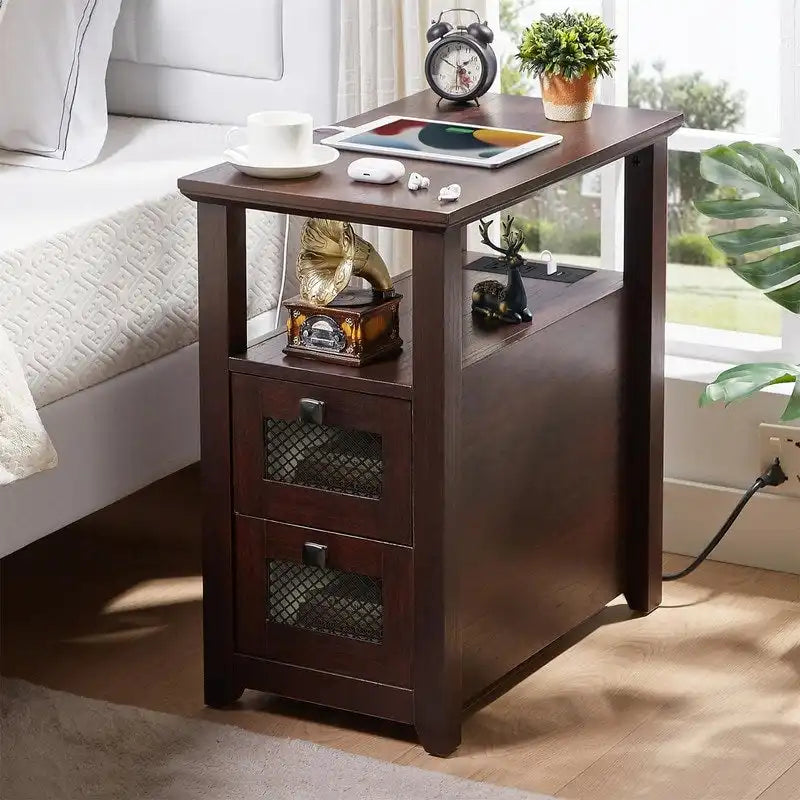 Tavolino da Divano Rustico con Stazione di Ricarica – 2 Prese CA, 2 Porte USB, 2 Cassetti, Piano Effetto Legno
