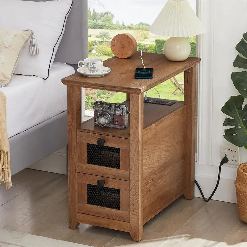 Tavolino da Divano Rustico con Stazione di Ricarica – 2 Prese CA, 2 Porte USB, 2 Cassetti, Piano Effetto Legno