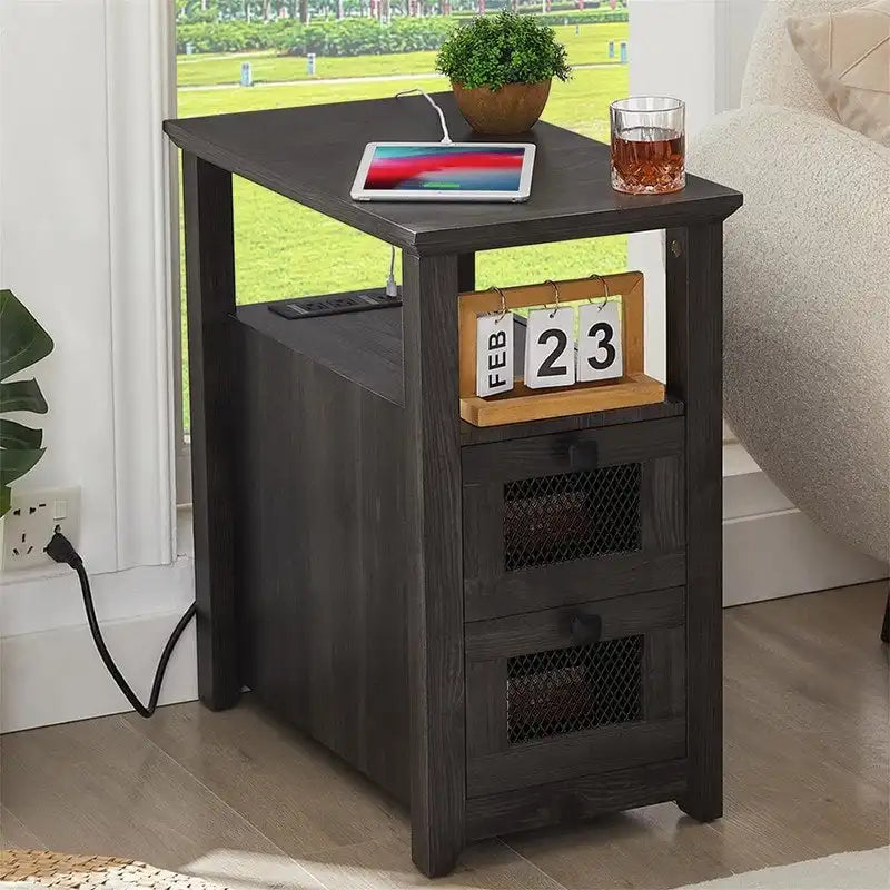 Tavolino da Divano Rustico con Stazione di Ricarica – 2 Prese CA, 2 Porte USB, 2 Cassetti, Piano Effetto Legno