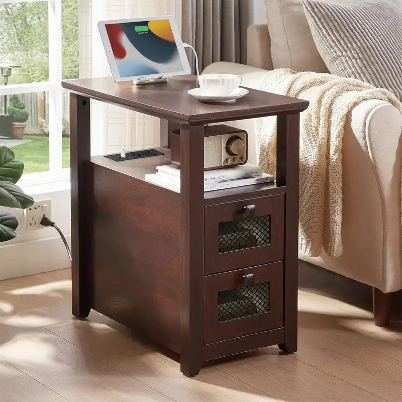 Tavolino da Divano Rustico con Stazione di Ricarica – 2 Prese CA, 2 Porte USB, 2 Cassetti, Piano Effetto Legno