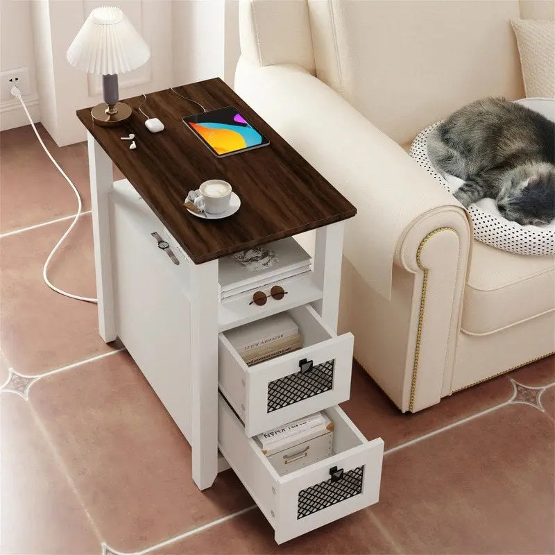 Tavolino da Divano Rustico con Stazione di Ricarica – 2 Prese CA, 2 Porte USB, 2 Cassetti, Piano Effetto Legno