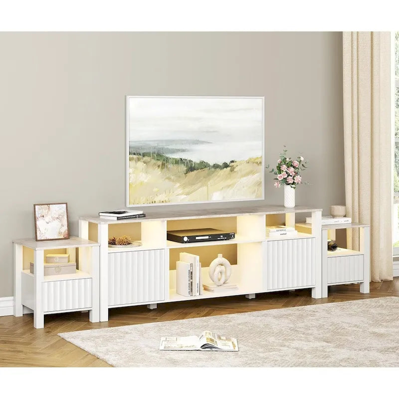 Mobile TV moderno a LED per televisori da 75" – Piano con motivo in pietra, ante in legno scanalato e illuminazione a LED calda