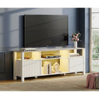 Mobile TV moderno a LED per televisori da 75" – Piano con motivo in pietra, ante in legno scanalato e illuminazione a LED calda