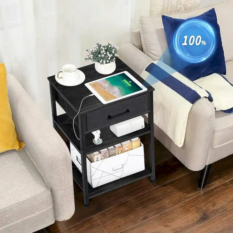 Comodino a 3 ripiani con stazione di ricarica – 3 porte USB, 2 prese, stile industriale, struttura in metallo